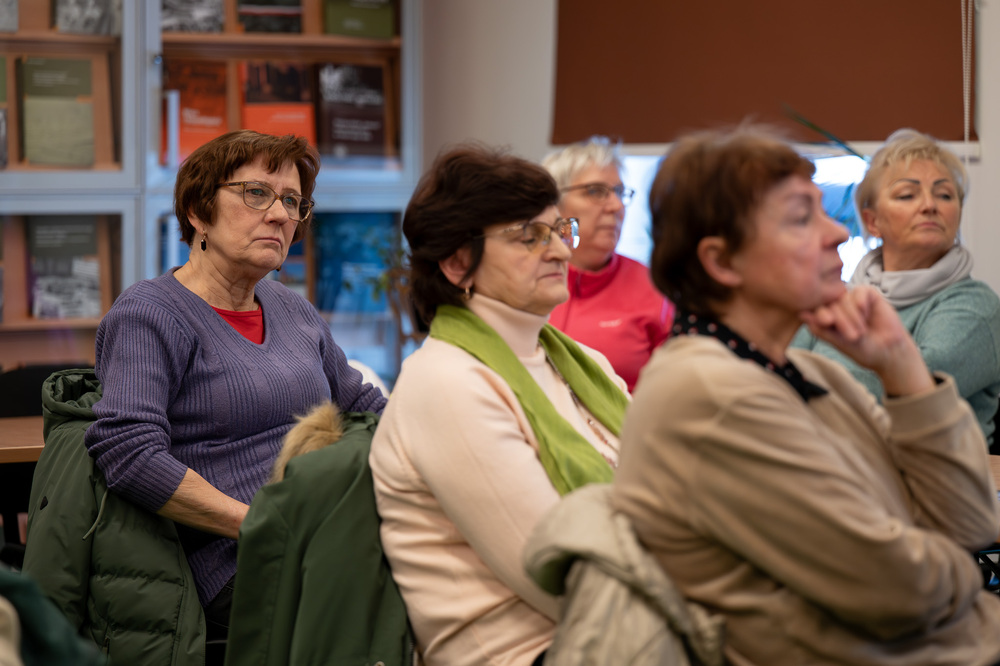 Zajęcia dla seniorów w Oddziałowym Archiwum IPN w Katowicach. Fot.: IPN Krzysztof Łojko