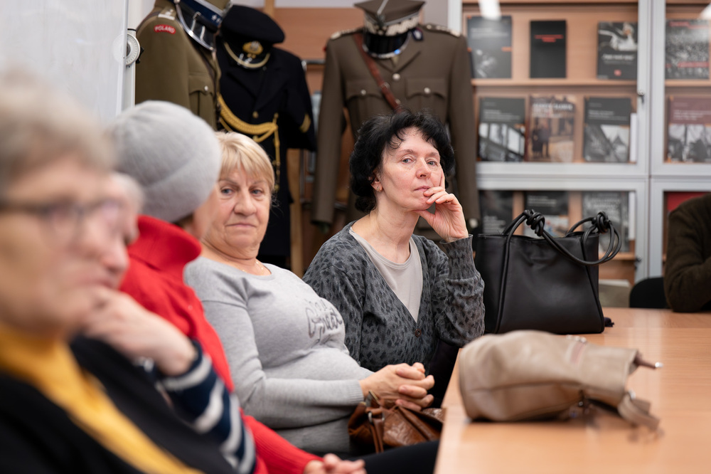 Zajęcia dla seniorów w Oddziałowym Archiwum IPN w Katowicach. Fot.: IPN Krzysztof Łojko