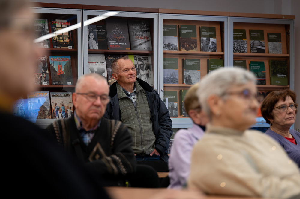 Zajęcia dla seniorów w Oddziałowym Archiwum IPN w Katowicach. Fot.: IPN Krzysztof Łojko