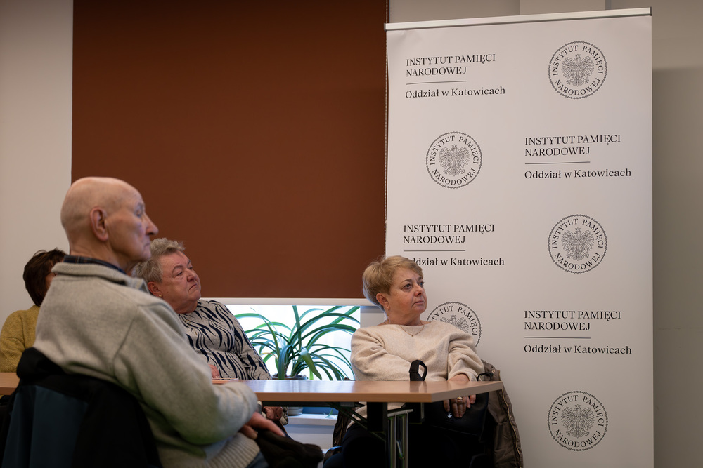 Zajęcia dla seniorów w Oddziałowym Archiwum IPN w Katowicach. Fot.: IPN Krzysztof Łojko