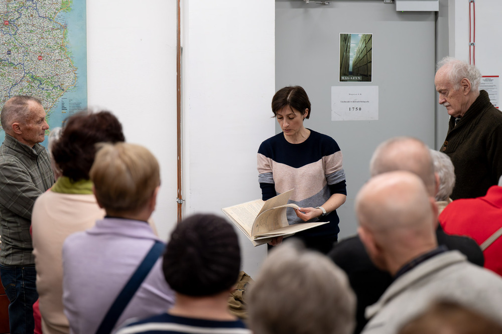 Zajęcia dla seniorów w Oddziałowym Archiwum IPN w Katowicach. Fot.: IPN Krzysztof Łojko