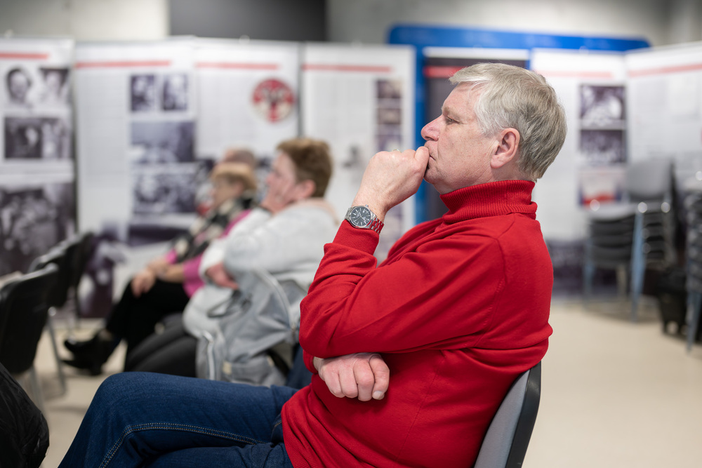 Wykład „Katyń. Fakty – opinie – kłamstwa” dla słuchaczy Uniwersytetu Trzeciego Wieku w Rudach. Fot.: IPN Krzysztof Łojko