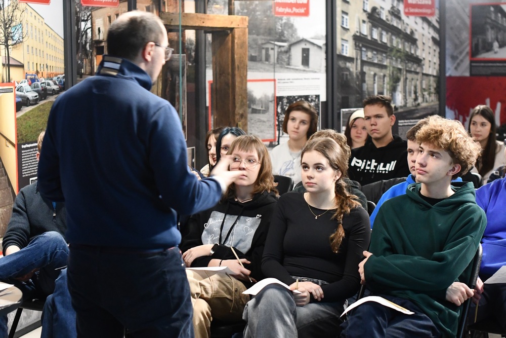 Wyjazd uczestników projektu IPN „Łączka i inne miejsca poszukiwań” do Warszawy. Fot. Adam Kondracki/IPN