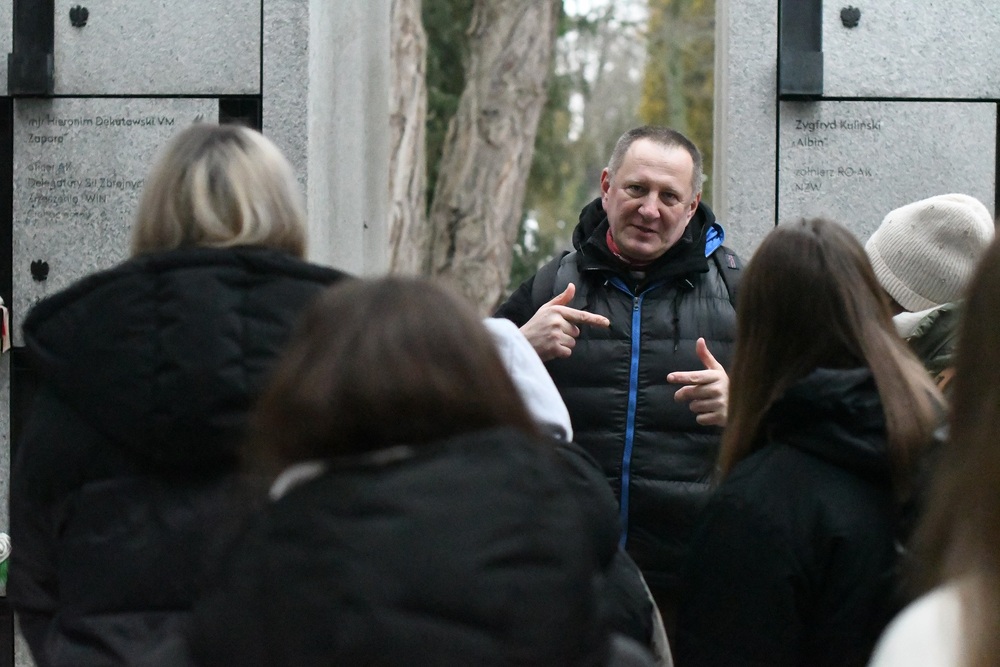 Wyjazd uczestników projektu IPN „Łączka i inne miejsca poszukiwań” do Warszawy. Fot. Adam Kondracki/IPN