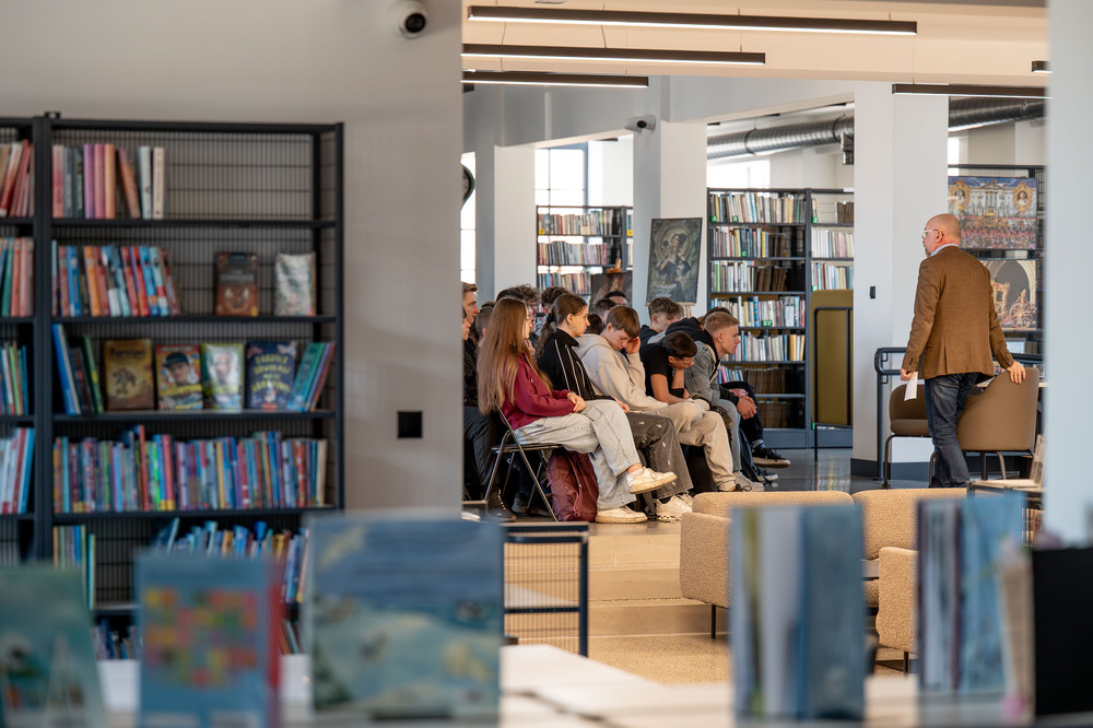 Prelekcja o akcji „Lawina” w w Miejskiej Bibliotece Publicznej w Pszowie, 5 marca 2026. Fot.: IPN Krzysztof Łojko