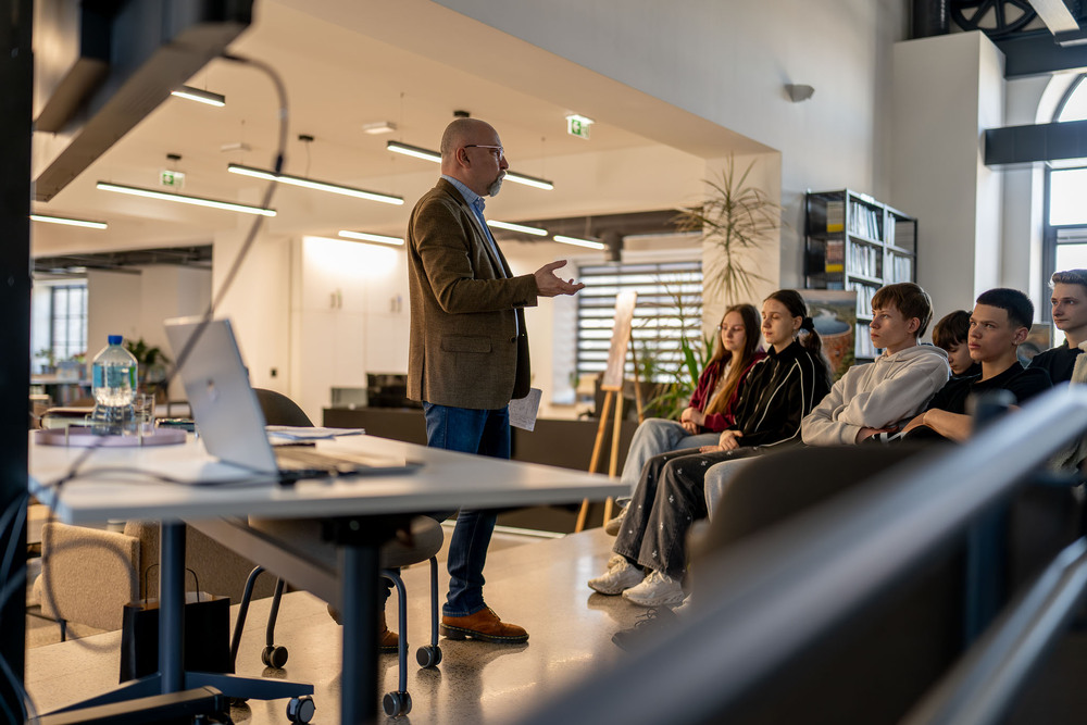 Prelekcja o akcji „Lawina” w w Miejskiej Bibliotece Publicznej w Pszowie, 5 marca 2026. Fot.: IPN Krzysztof Łojko