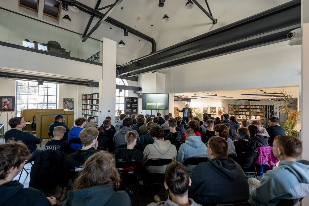 Prelekcja o akcji „Lawina” w w Miejskiej Bibliotece Publicznej w Pszowie, 5 marca 2026. Fot.: IPN Krzysztof Łojko