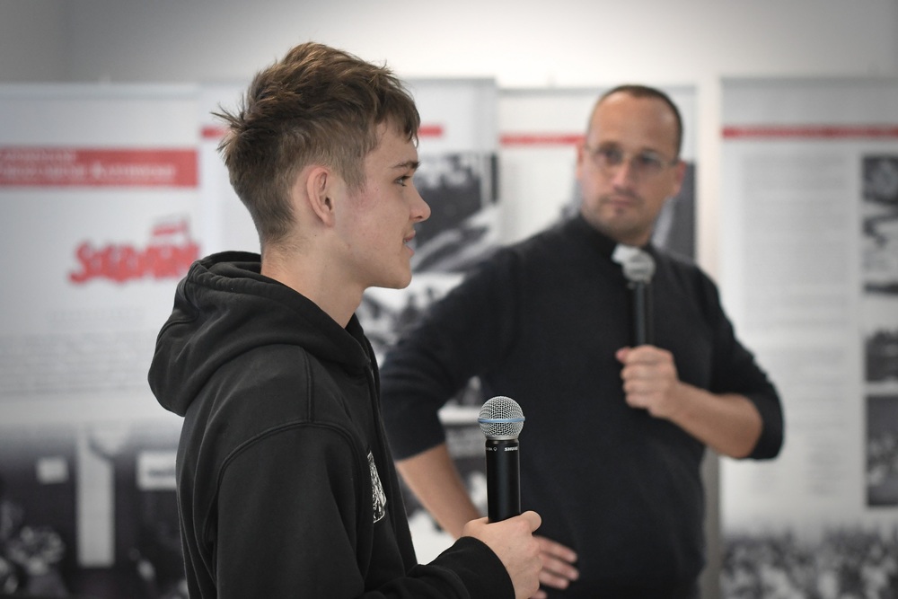 Piąte spotkanie w ramach projektu edukacyjnego „Łączka i inne miejsca poszukiwań”. Fot. Adam Kondracki/IPN