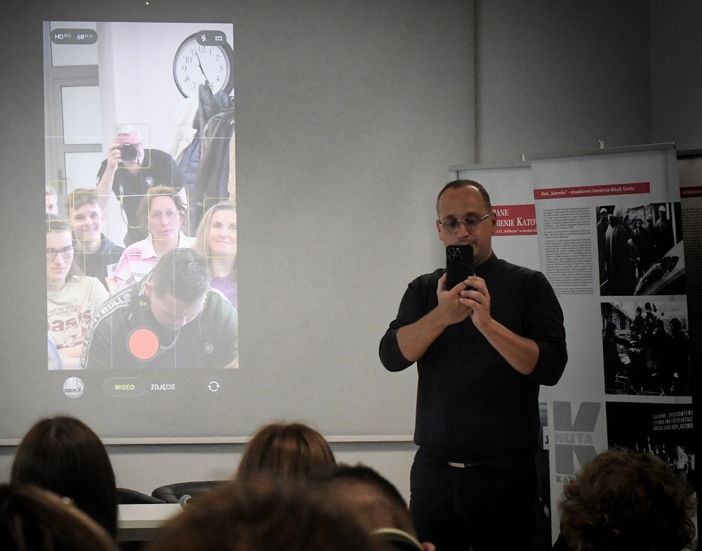 Piąte spotkanie w ramach projektu edukacyjnego „Łączka i inne miejsca poszukiwań”. Fot. Adam Kondracki/IPN