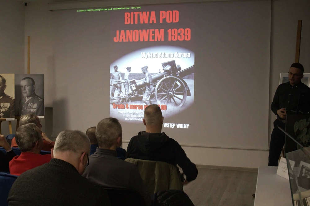 Wykład Adama Kurusa „Bitwa pod Janowem 1939”. Fot. Hubert Słabik/IPN