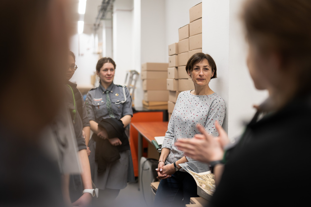 Zajęcia archiwalne dla harcerek z Hufca Harcerek ZHR na Podbeskidziu im. Zofii Kossak. Fot.: IPN Krzysztof Łojko