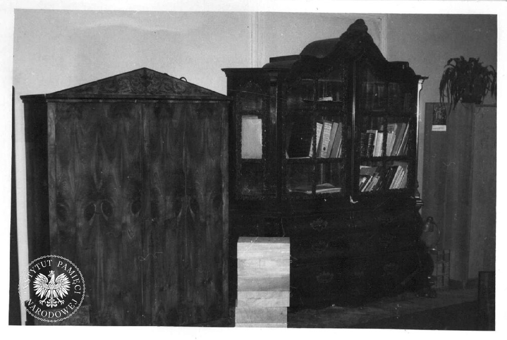 Pomieszczenia biurowe wyposażone w muzealia (IPN Ka 047/1917)