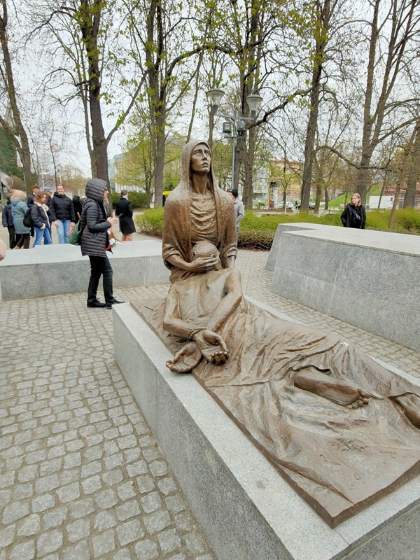 Edukacyjny wyjazd podbeskidzkich licealistów. Fot. Artur Kasprzykowski/IPN
