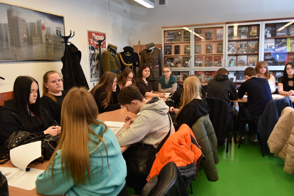 Zajęcia edukacyjne „Co kryją archiwa IPN?”. Fot. Monika Kobylańska/IPN