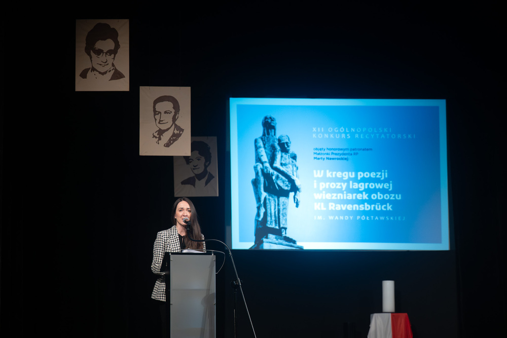 Finał XII edycji ogólnopolskiego konkursu recytatorskiego „W kręgu poezji i prozy lagrowej więźniarek KL Ravensbrück” im. Wandy Półtawskiej. Fot.: IPN Krzysztof Łojko