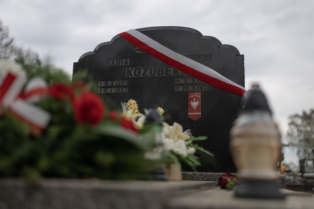 Uroczystość oznaczenia dwunastu grobów weteranów powstań śląskich znakiem pamięci „Tobie Polsko” w Mikołowie-Borowej Wsi, 19 kwietnia 2026. Fot.: IPN Krzysztof Łojko