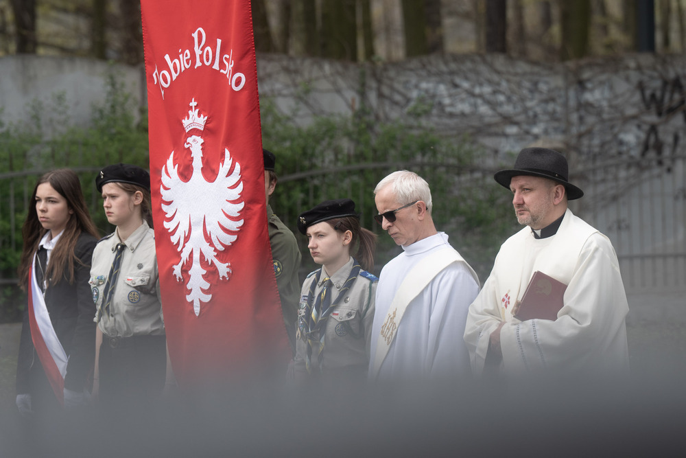 Uroczystość oznaczenia dwunastu grobów weteranów powstań śląskich znakiem pamięci „Tobie Polsko” w Mikołowie-Borowej Wsi, 19 kwietnia 2026. Fot.: IPN Krzysztof Łojko