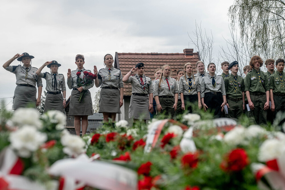 Uroczystość oznaczenia dwunastu grobów weteranów powstań śląskich znakiem pamięci „Tobie Polsko” w Mikołowie-Borowej Wsi, 19 kwietnia 2026. Fot.: IPN Krzysztof Łojko