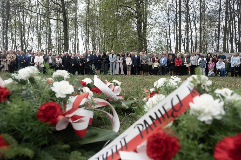 Uroczystość oznaczenia dwunastu grobów weteranów powstań śląskich znakiem pamięci „Tobie Polsko” w Mikołowie-Borowej Wsi, 19 kwietnia 2026. Fot.: IPN Krzysztof Łojko