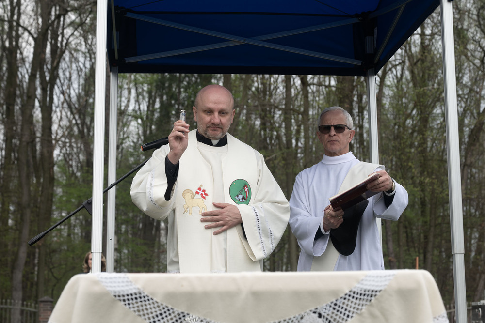 Uroczystość oznaczenia dwunastu grobów weteranów powstań śląskich znakiem pamięci „Tobie Polsko” w Mikołowie-Borowej Wsi, 19 kwietnia 2026. Fot.: IPN Krzysztof Łojko