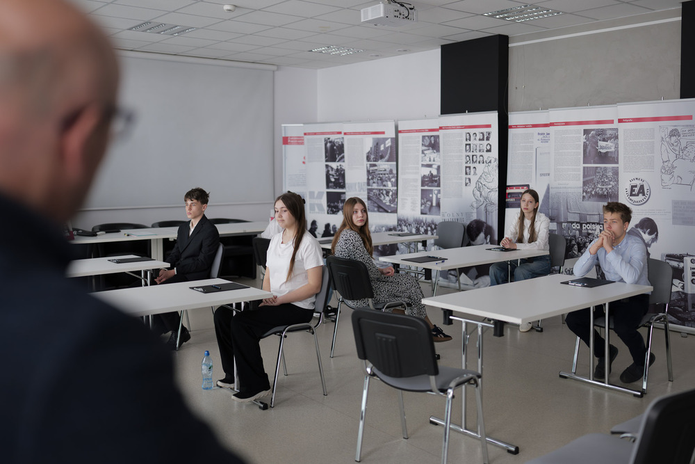 inał Miejskiego Konkursu Biograficznego „Światło w mroku. Odwaga. Solidarność. Człowieczeństwo”. Fot.: IPN Krzysztof Łojko