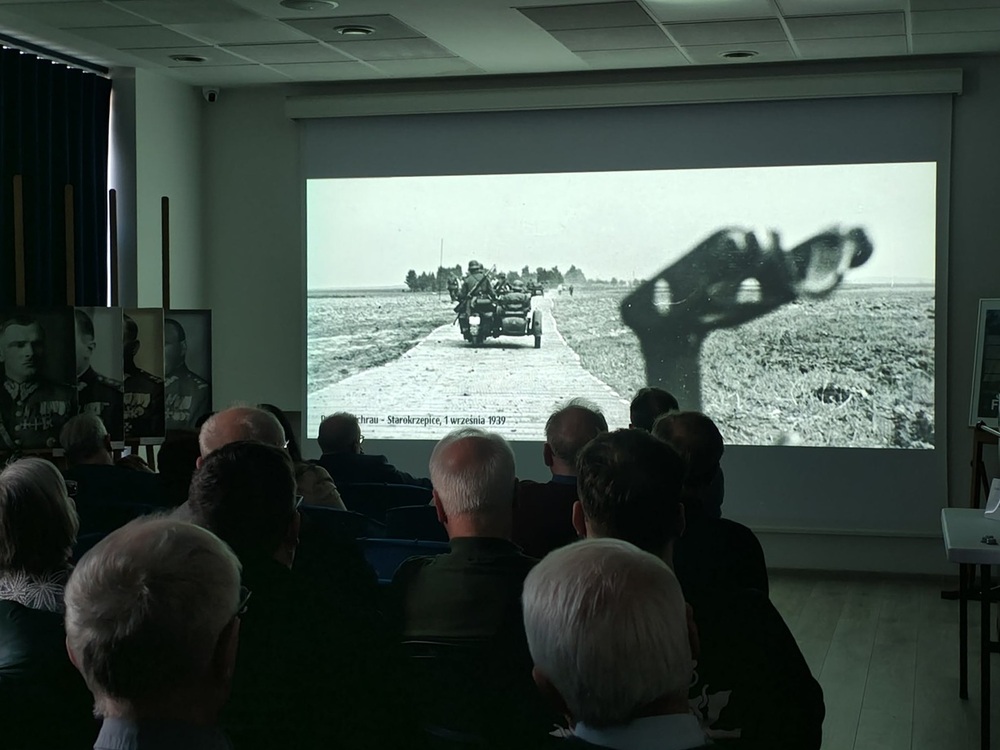 Pokaz filmu dokumentalnego „Kryptonim Warta. 7 Dywizja Piechoty 1939” w Przystanku Historia IPN w Częstochowie. Fot. Marcin Kurus
