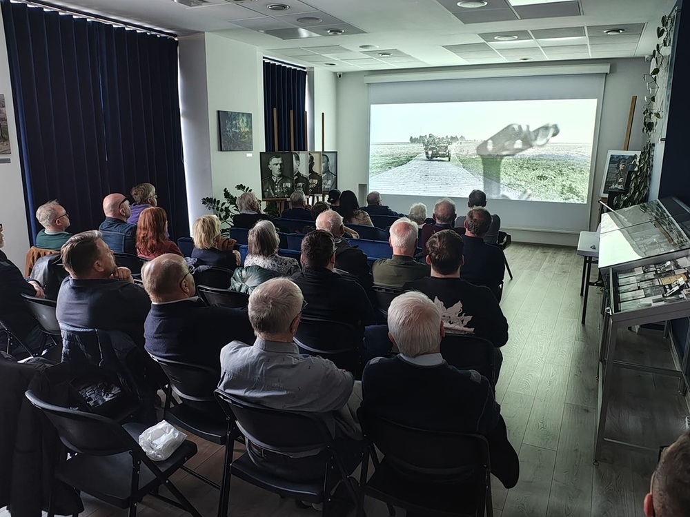 Pokaz filmu dokumentalnego „Kryptonim Warta. 7 Dywizja Piechoty 1939” w Przystanku Historia IPN w Częstochowie. Fot. Marcin Kurus