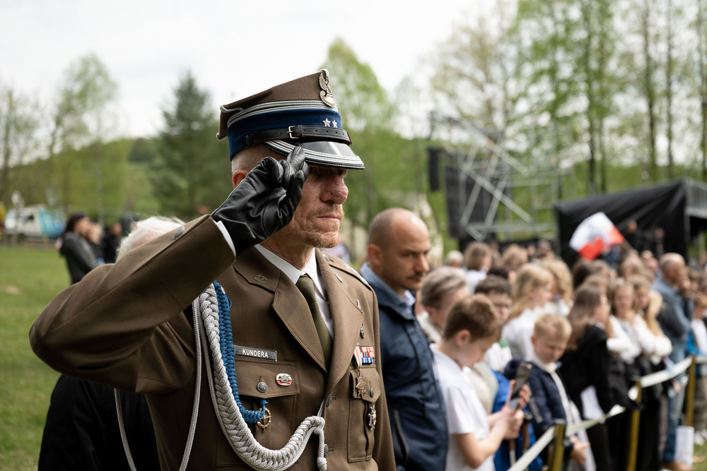 Uroczystości pogrzebowe żołnierzy NSZ ze zgrupowania kpt. Henryka Flamego „Bartka” – Kamesznica, 7 maja 2026. Fot.: IPN Krzysztof Łojko