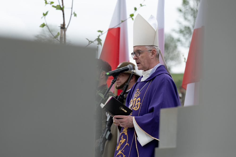 Uroczystości pogrzebowe żołnierzy NSZ ze zgrupowania kpt. Henryka Flamego „Bartka” – Kamesznica, 7 maja 2026. Fot.: IPN Krzysztof Łojko