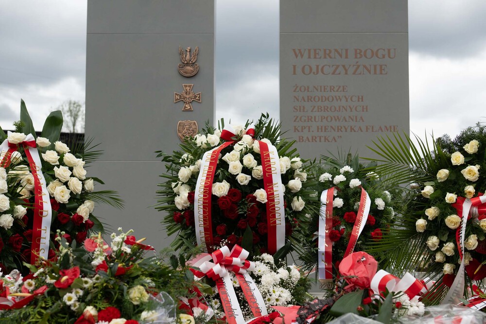 Uroczystości pogrzebowe żołnierzy NSZ ze zgrupowania kpt. Henryka Flamego „Bartka” – Kamesznica, 7 maja 2026. Fot.: IPN Krzysztof Łojko