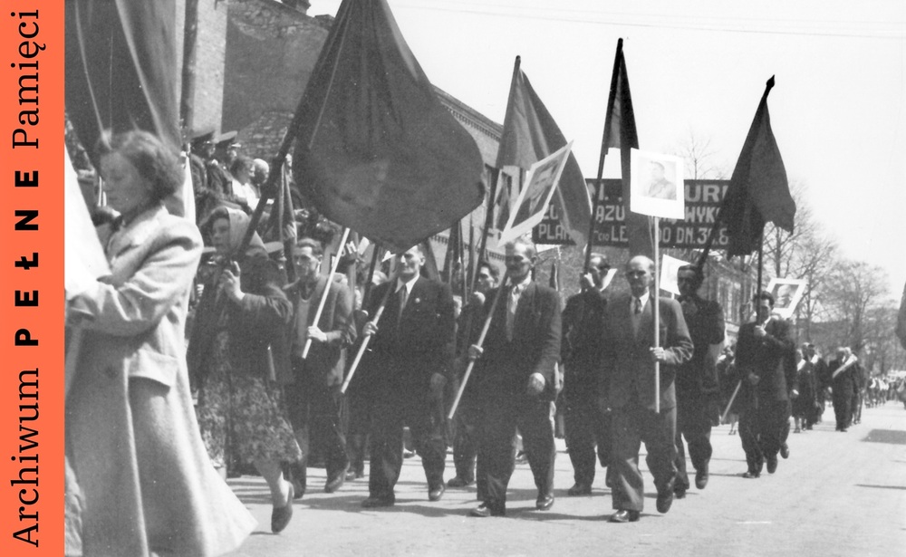 Pochód pierwszomajowy w Wojkowicach w dniu 1 maja 1955 r., sygn. IPN Ka 454/51, t. 4