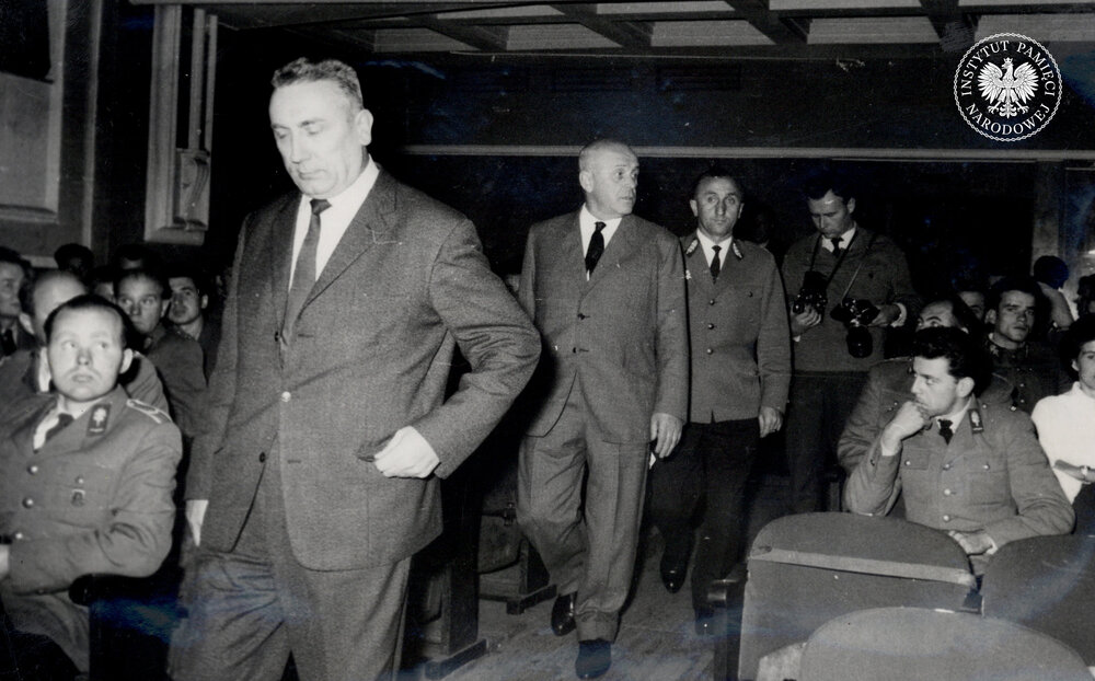 Spotkanie funkcjonariuszy MO z I Sekretarzem KW PZPR w Katowicach Edwardem Gierkiem, przypuszczalnie z okazji rocznicy powołania MO, 1963 r. (IPN Ka 439/38)