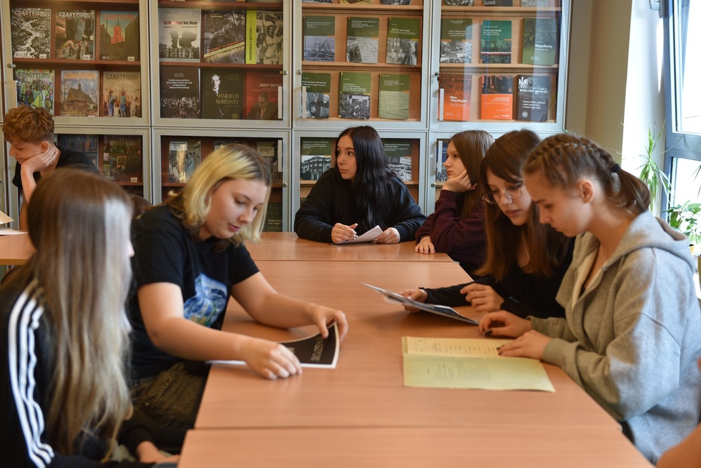 Zajęcia edukacyjne „Co kryją archiwa IPN?” Fot. Monika Kobylańska/IPN