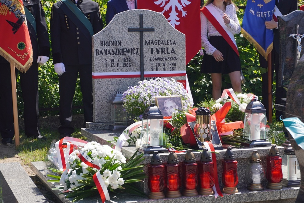 Uroczyste oznaczenie grobu powstańca śląskiego Ludwika Fyrli znakiem pamięci ,,Tobie Polsko” w Żorach. Fot. Sebastian Faucz/UM Żory