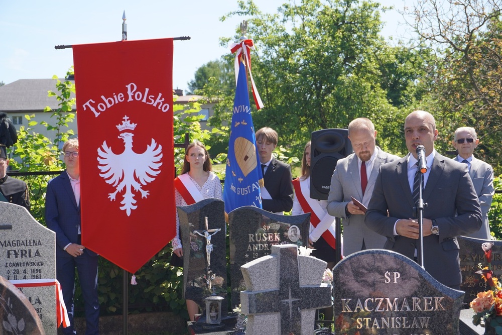 Uroczyste oznaczenie grobu powstańca śląskiego Ludwika Fyrli znakiem pamięci ,,Tobie Polsko” w Żorach. Fot. Sebastian Faucz/UM Żory