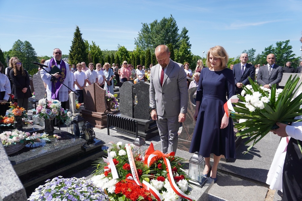 Uroczyste oznaczenie grobu powstańca śląskiego Ludwika Fyrli znakiem pamięci ,,Tobie Polsko” w Żorach. Fot. Sebastian Faucz/UM Żory