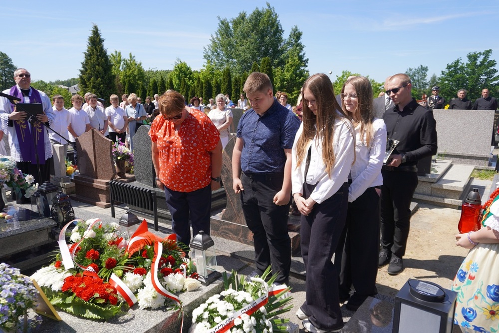 Uroczyste oznaczenie grobu powstańca śląskiego Ludwika Fyrli znakiem pamięci ,,Tobie Polsko” w Żorach. Fot. Sebastian Faucz/UM Żory