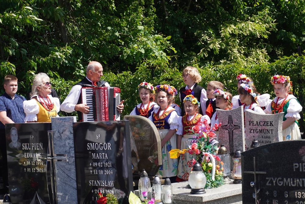 Uroczyste oznaczenie grobu powstańca śląskiego Ludwika Fyrli znakiem pamięci ,,Tobie Polsko” w Żorach. Fot. Sebastian Faucz/UM Żory