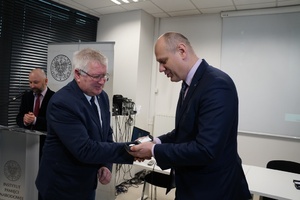 W trakcie uroczystości dyrektor NBP Oddziału Okręgowego w Katowicach Grzegorz Bomba uhonorował monetą NBP Jana Musiała.