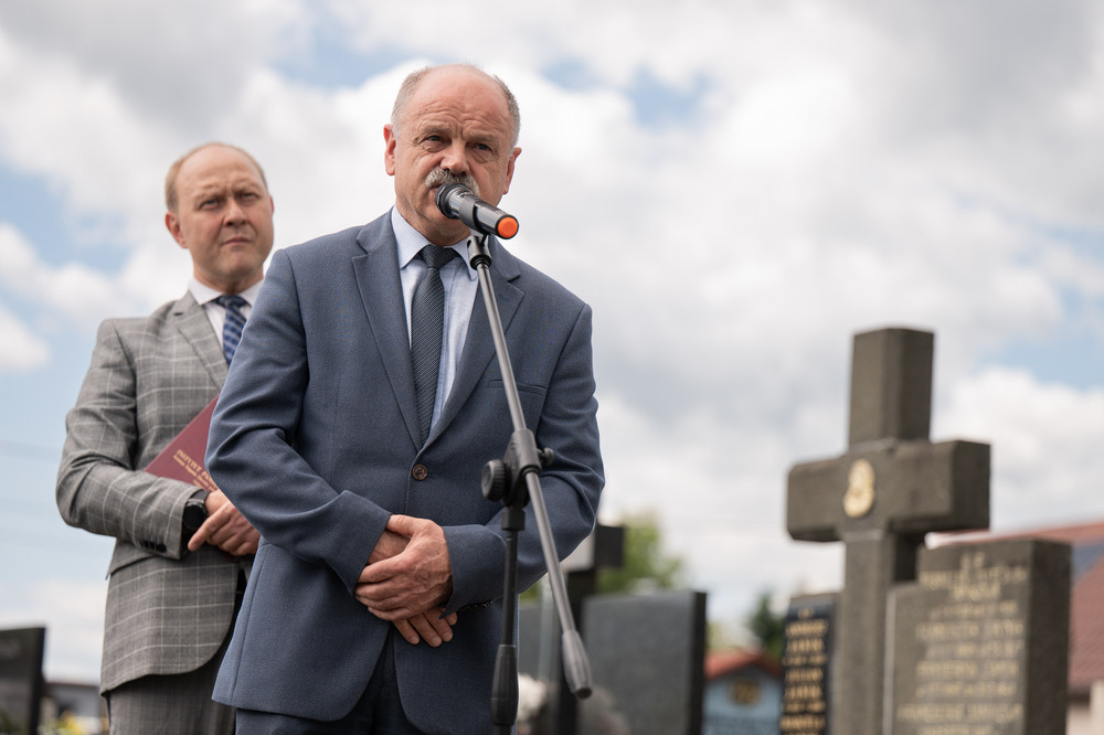 Uroczystość oznaczenia grobu Jana Klicha znakiem pamięci ,,Tobie Polsko” – Cięcina. Fot.: IPN Krzysztof Łojko