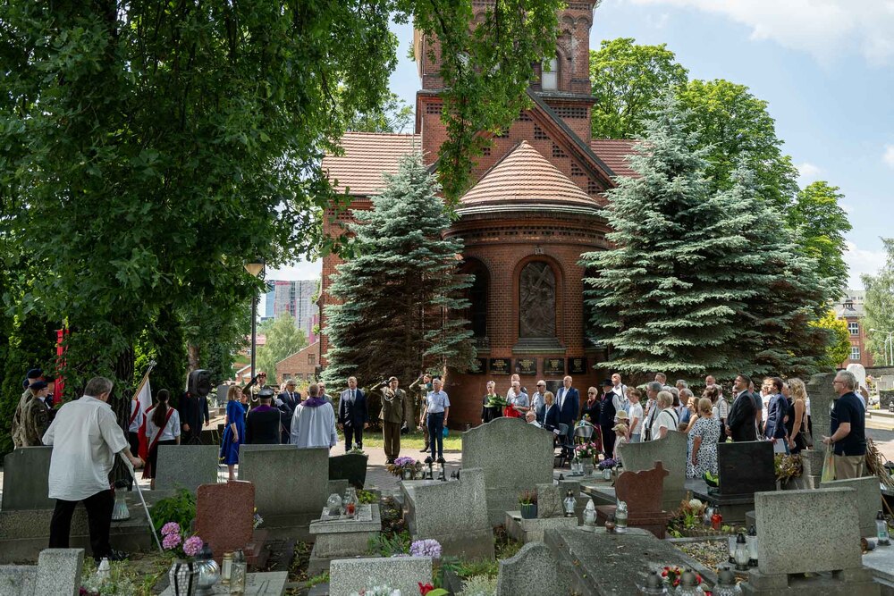 Uroczystość oznaczenia grobów weteranów powstań śląskich znakiem pamięci ,,Tobie Polsko”. Fot.: IPN Krzysztof Łojko
