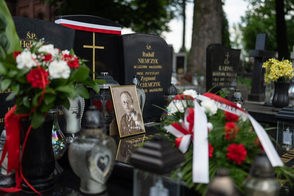 Uroczystość oznaczenia grobów weteranów powstań śląskich znakiem pamięci ,,Tobie Polsko”. Fot.: IPN Krzysztof Łojko