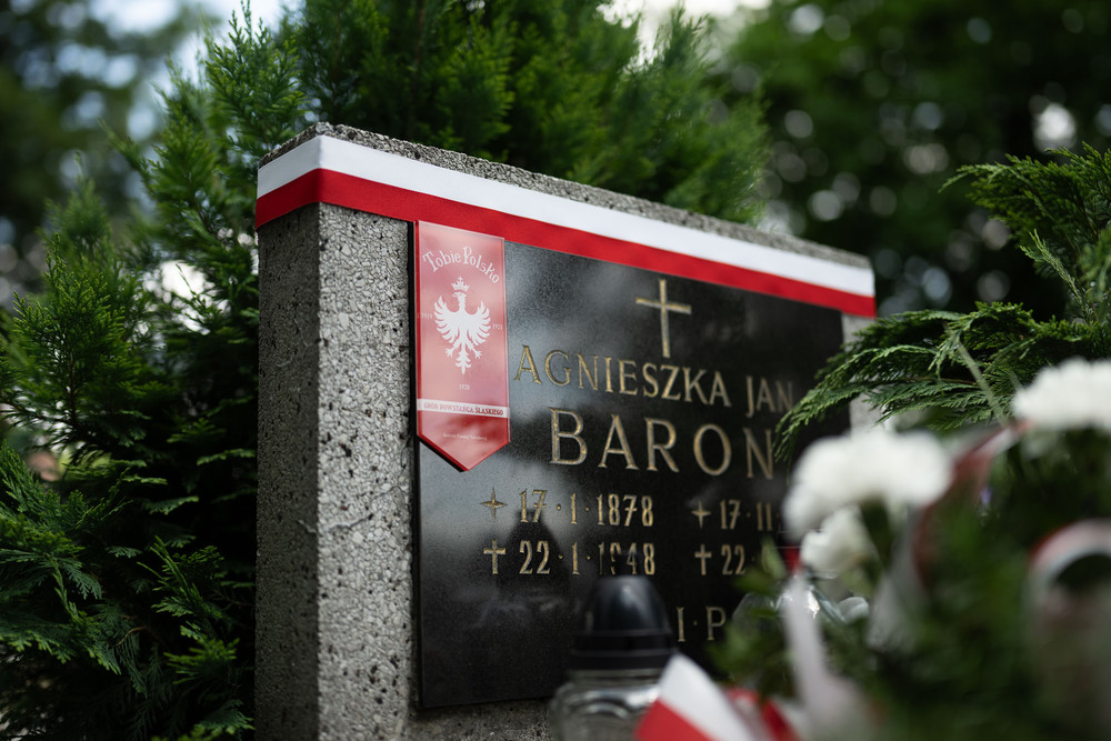 Uroczystość oznaczenia grobów weteranów powstań śląskich znakiem pamięci ,,Tobie Polsko”. Fot.: IPN Krzysztof Łojko