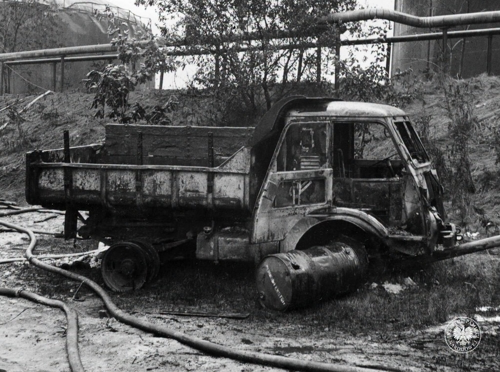 Spalone samochody (IPN Ka 093/299)