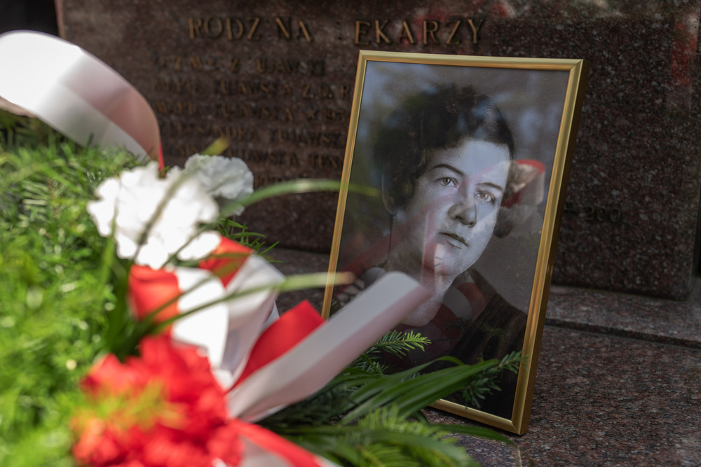 Uroczystość oznaczenia znakiem pamięci „Tobie Polsko” grobu śp. Marii Kujawskiej. Fot.: IPN Krzysztof Łojko