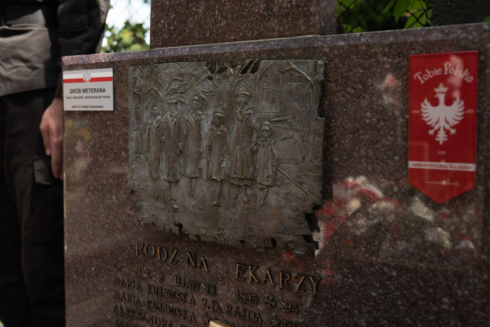 Uroczystość oznaczenia znakiem pamięci „Tobie Polsko” grobu śp. Marii Kujawskiej. Fot.: IPN Krzysztof Łojko