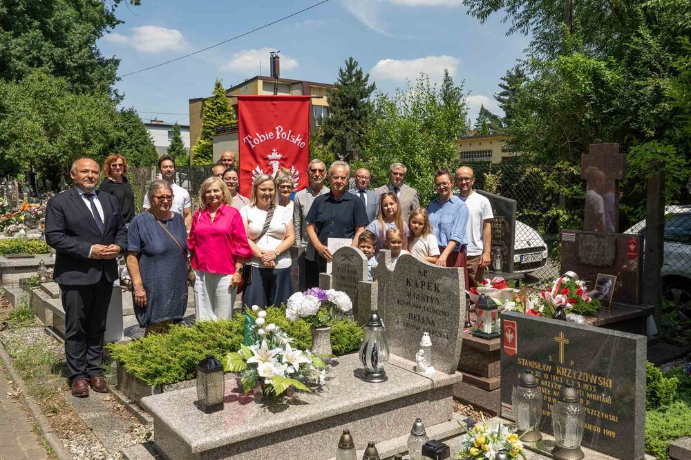 Uroczystość oznaczenia znakiem pamięci „Tobie Polsko” grobu śp. Marii Kujawskiej. Fot.: IPN Krzysztof Łojko