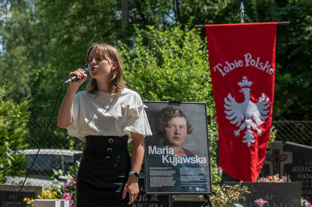 Uroczystość oznaczenia znakiem pamięci „Tobie Polsko” grobu śp. Marii Kujawskiej. Fot.: IPN Krzysztof Łojko