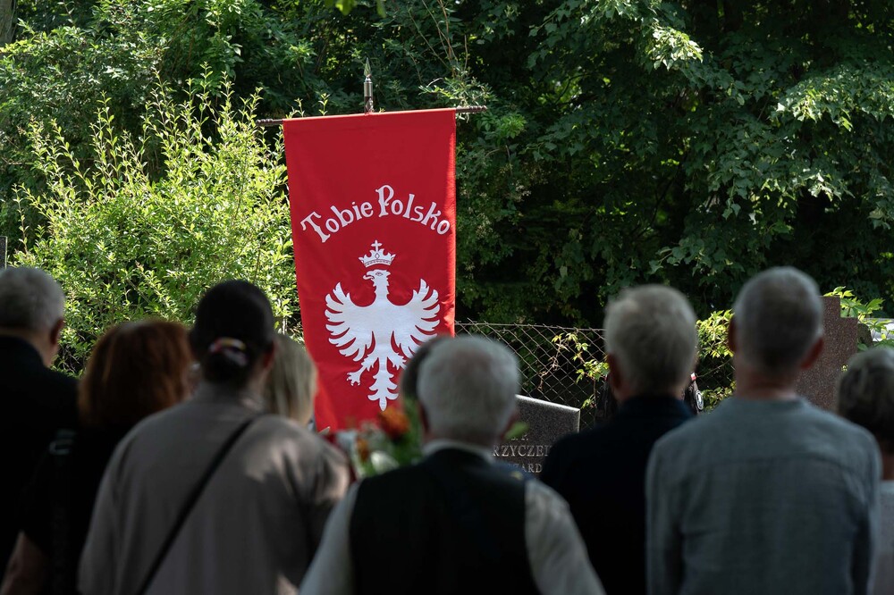 Uroczystość oznaczenia znakiem pamięci „Tobie Polsko” grobu śp. Marii Kujawskiej. Fot.: IPN Krzysztof Łojko