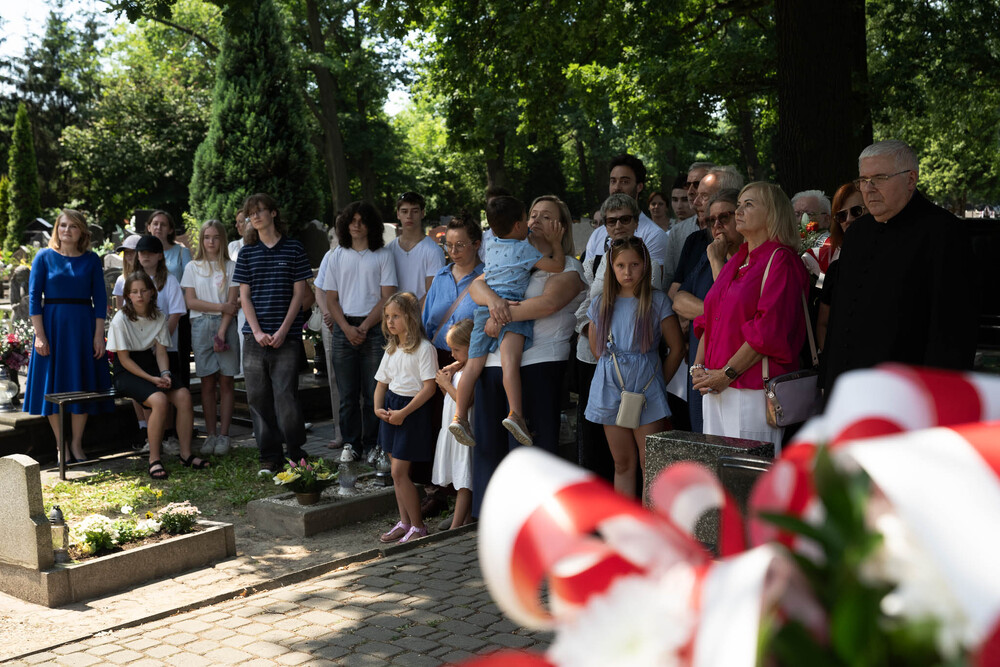 Uroczystość oznaczenia znakiem pamięci „Tobie Polsko” grobu śp. Marii Kujawskiej. Fot.: IPN Krzysztof Łojko